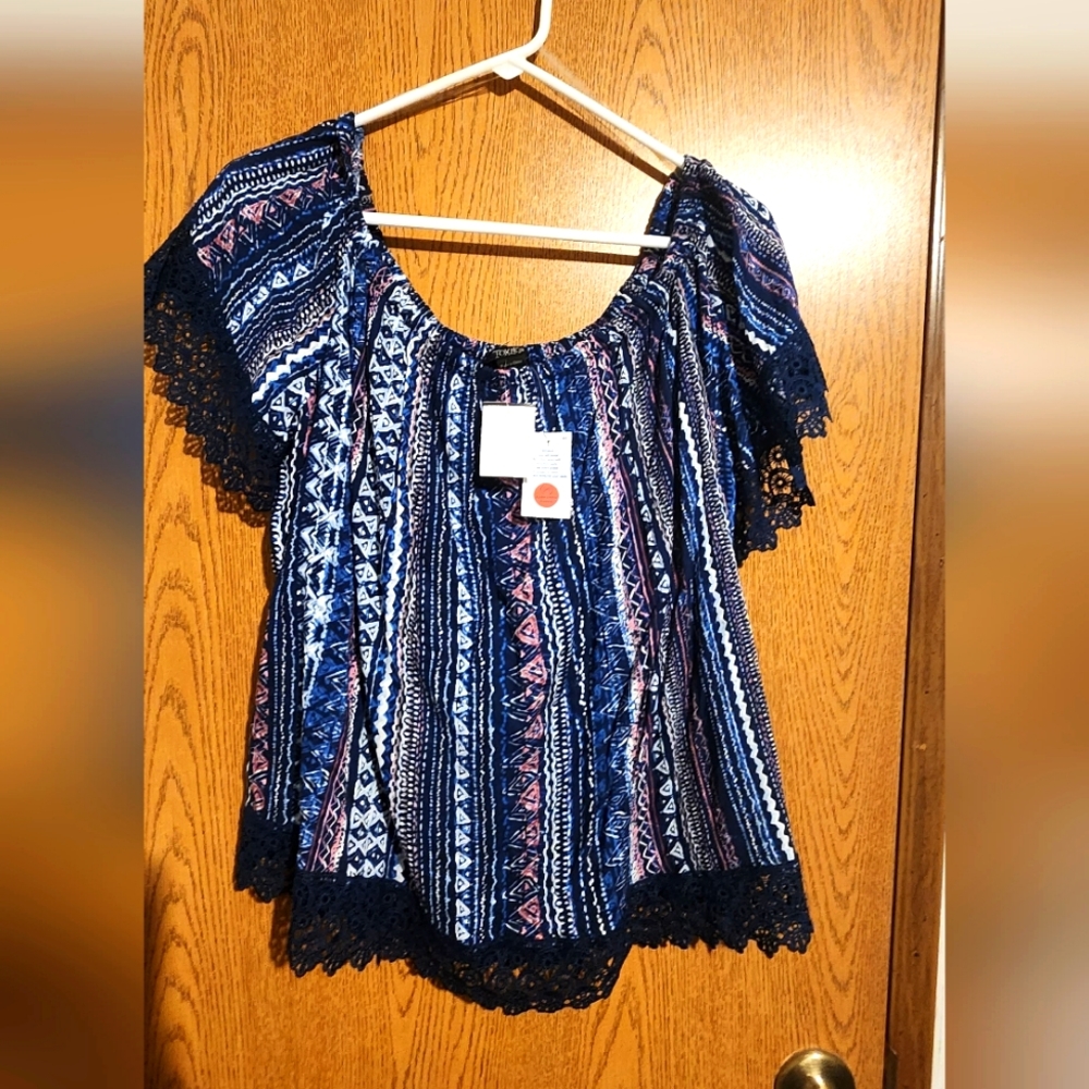 NWT.....Toxik 3 2X short sleeve blouse.